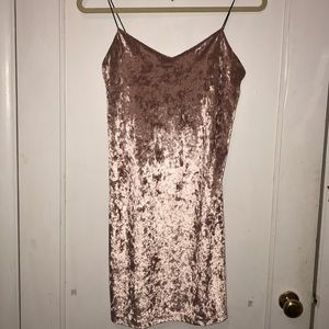 Soft pink velvet like dress by Polly & Esther
